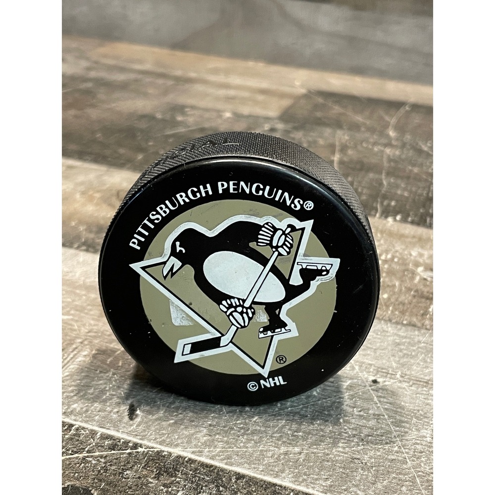Pittsburgh Penguins NHL Official Licensed Hockey Puck Puck World Made in Canada